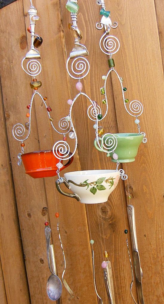 http://acultivatednest.com/wp-content/uploads/2013/06/diy-teacup-wind-chimes.jpg