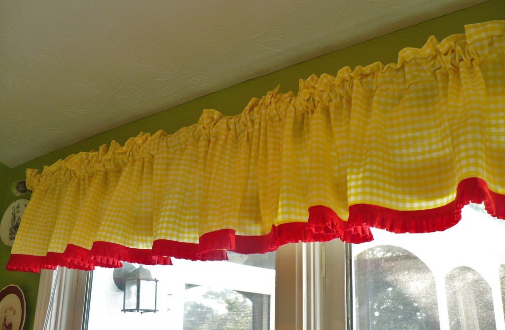 happy cottage style curtains