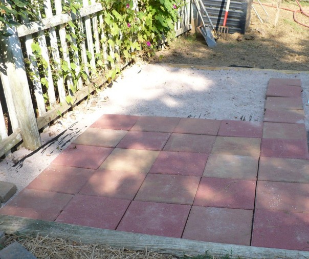 laying patio pavers