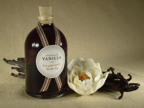 Cute Homemade Gift Ideas that aren't too expensive or hard to make. #diygiftideas #diyhomemade vanilla