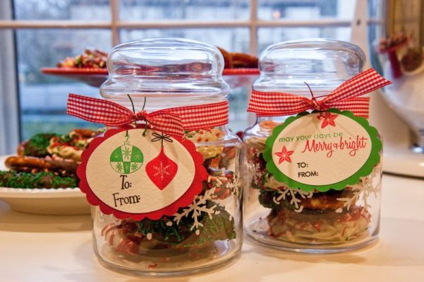 10 Homemade Food Gifts In a Jar- For some thoughtful and frugal gift ideas, check out these 10 homemade gifts in a jar you can make from ingredients already in your kitchen! | #homemadeGifts #foodGifts #diyGifts #dessertRecipes #ACultivatedNest