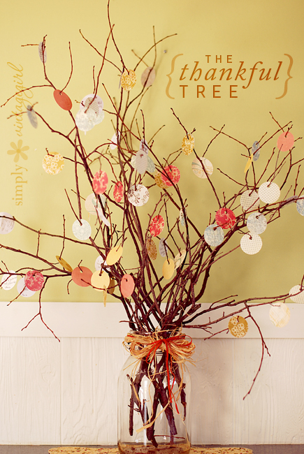 Thanksgiving Thankful Tree- Transform your space with these inspired ideas for your Thanksgiving table. They are elegant, gorgeous, and easy to replicate, too! | #Thanksgiving #ThanksgivingCenterpiece #ThanksgivingDecor #ThanksgivingTable #ACultivatedNest