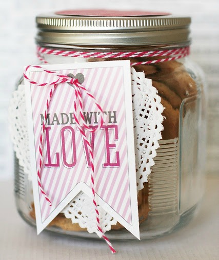 14 Valentine's Day Free Printables- You can easily make this Valentine's Day super special with the help of these free Valentine's Day printables! This great roundup includes printable gift tags, wall art, and more! | printable Valentine's tags, Valentine's Day labels, Valentine's printable, #Valentines #freePrintables #ValentinesDay #printableTags #ACultivatedNest