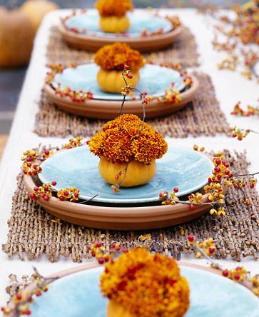 Fall Tablescape with Mums- If you want an easy way to decorate your home for fall, you should get some mums! Check out these creative ideas for decorating with mums! | floral decoration, floral decor, easy ways to decorate your home for fall #decor #fall #autumn #flowers #mums #chrysanthemums #decorating #ACultivated Nest