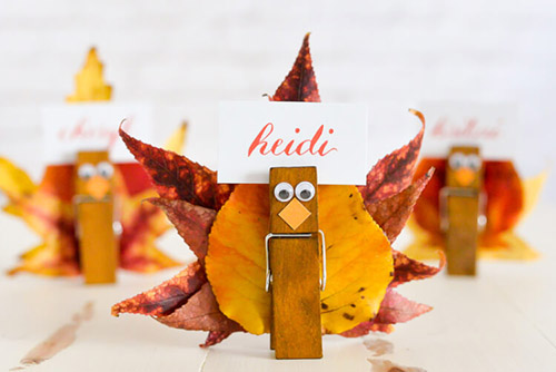 10 Easy Thanksgiving Place Card Crafts- Make your Thanksgiving dinner table look gorgeous with these DIY Thanksgiving place card ideas! | #placeCards #ThanksgivingCrafts #crafts #Thanksgiving #ACultivatedNest