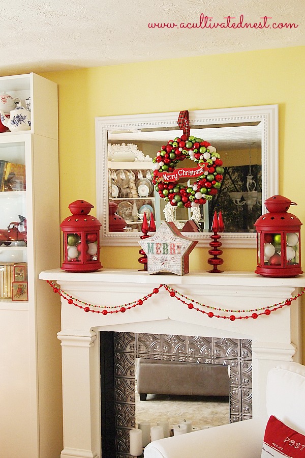 Christmas mantel decorations