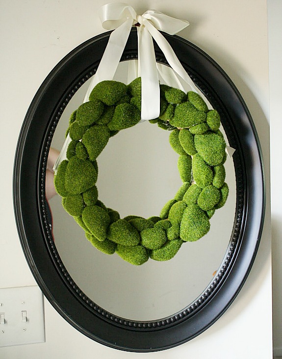 DIY moss projects for spring. Moss is a great way to add a touch of spring and nature to your home. Lots of great DIY home decorating projects!| spring home decor| easy crafts