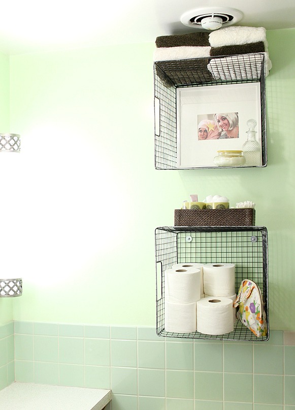 How to Organize a Small Bathroom in 7 Easy Steps - Jar Of Lemons