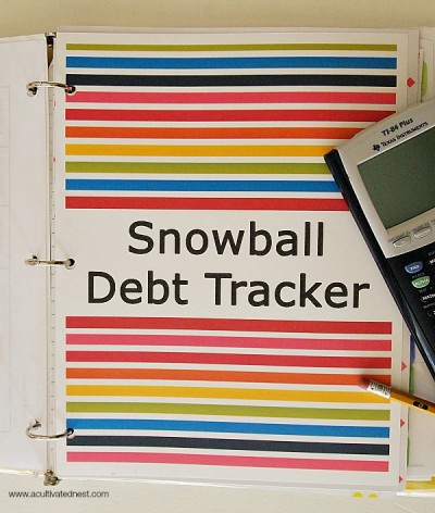 Get Out of Debt By Using The Debt Snowball Method - Are you trying to pay down debt but you’re not getting anywhere? Consider using the debt snowball system to get rid of your debt for good. Here's how it works and also a list of Debt Snowball Calculators that you can use. | budgeting, how to get out of debt, paying off bills #debt #debtFree #payOffDebt #getOutOfDebt #debtPayoff #payDownDebt #bills #debtSnowball #daveRamsey