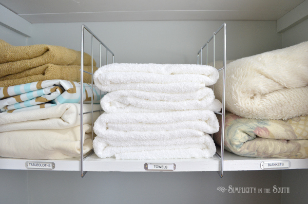 Organizing Your Linen Closet - Organizing your linen closet is easy with these fantastic ideas! Organize your sheets, towels, etc. Lots of great info for organizing that tiny space. | #ACultivatedNest