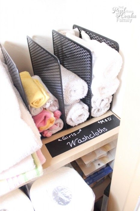 Organizing Your Linen Closet - Organizing your linen closet is easy with these fantastic ideas! Organize your sheets, towels, etc. Lots of great info for organizing that tiny space. | #ACultivatedNest