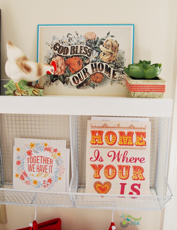 Cute kitchen shelf with vintage ceramic rooster and some free printables