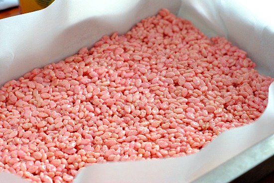 How to make chocolate peppermint rice krispie treats