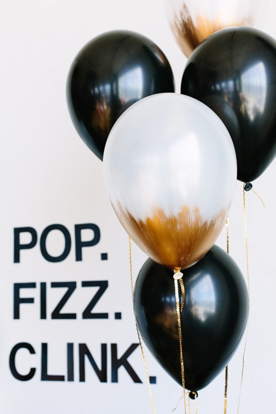 7 Festive and Frugal Ways to Decorate for New Year's Eve - Decorate with balloons for New Year's Eve