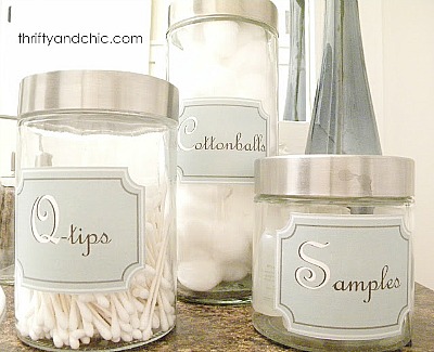 Organize Your Bathroom with Free Printable Labels- It's easy to organize your home if you have these free printable labels! Use them to organize your bins, baskets, jars and boxes and create a beautifully organized home! | organize your pantry, organize your linen closet, organize your food, organize your home office, organize your garage, #freePrintable #organizing #organization #organize #labels #printable #homeOrganization
