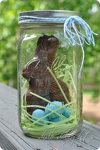 14 Cute Easter Treats In A Jar- This year, make some delicious (and adorable) treats in jars to give as gifts for Easter, or to include in Easter baskets! | #foodGifts #easterRecipes #EasterBaskets #homemadeGifts #ACultivatedNest