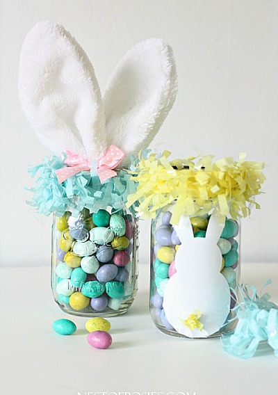 14 Cute Easter Treats In A Jar- This year, make some delicious (and adorable) treats in jars to give as gifts for Easter, or to include in Easter baskets! | #foodGifts #easterRecipes #EasterBaskets #homemadeGifts #ACultivatedNest