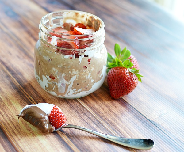 https://acultivatednest.com/2014/05/fluffy-strawberry-nutella-dessert-in-a-jar/