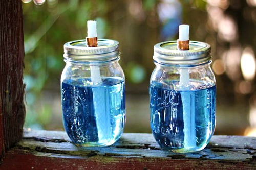 15 Fun Mason Jar DIY Summer Projects- If you want to update your home's decor for summer, check out these 15 Mason jar DIY ideas! All of these Mason jar crafts are so easy, and so pretty! | #MasonJar #diyProject #summer #craftIdeas #ACultivatedNest