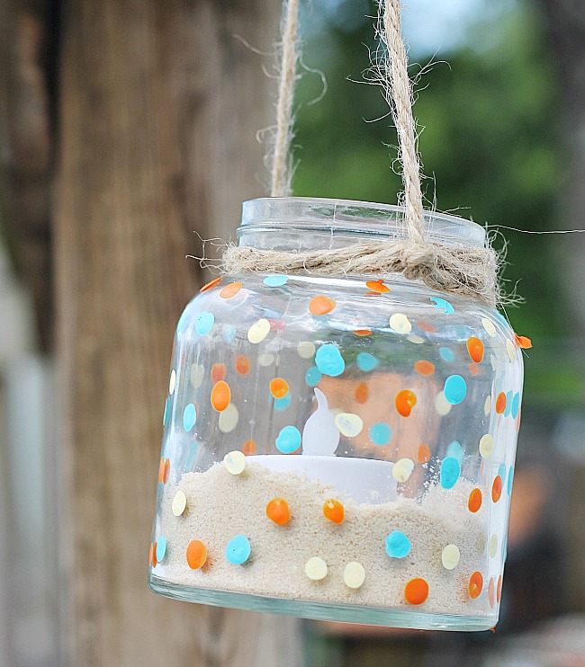 https://acultivatednest.com/wp-content/uploads/2015/06/hanging-jar-lantern.jpg