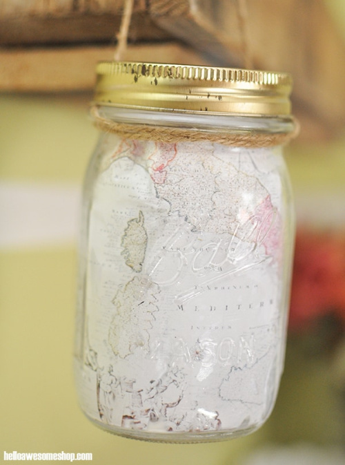 15 Fun Summer Mason Jar DIY Ideas- If you want to update your home's decor for summer, check out these 15 Mason jar DIY ideas! All of these Mason jar crafts are so easy, and so pretty! | #MasonJar #diyProject #summer #craftIdeas #ACultivatedNest