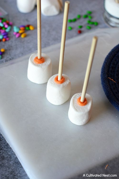 Pumpkin marshmallow bites