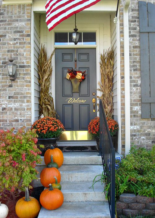 Small Fall Front Porch- Unsure how to decorate your front porch for autumn? Take a look at these 15 fabulous fall front porch ideas and be inspired! | #fall #porchDecor #decorating #fallDecor #ACultivatedNest