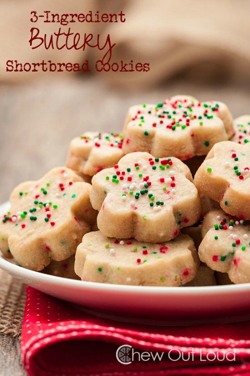 20 Yummy Cookie Recipes for Christmas- If you want a new Christmas cookie recipe to bake for your family or for a Christmas cookie exchange, then you'll love these yummy Christmas cookie recipes! | holiday dessert ideas, #ChristmasRecipes #ChristmasCookies #cookieRecipes #dessertRecipes #ACultivatedNest