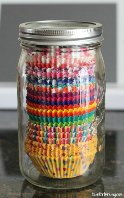 15 Clever Mason Jar Organization Ideas - Mason jars make great organization tools! If you need to organize your home, check out these 15 clever Mason jar organization ideas! | #ACultivatedNest