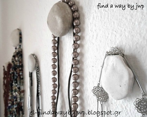 14 Handy DIY Jewelry Organizer Ideas- Easily organize your jewelry in a beautiful way with these handy DIY jewelry organizer ideas! | jewelry storage solutions, #organizationTips #organizing #jewlery #jewleryOrganization #ACultivatedNest