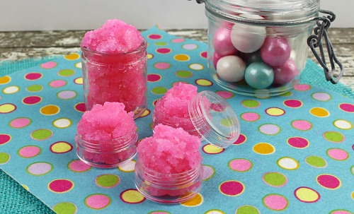 DIY bubble gum lip scrub