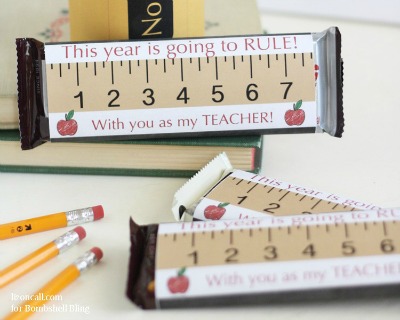 12 Brilliant Back To School DIY Gifts for Teachers- If you want to thank your kids' teachers at the end of the school year or start the year off with a nice present, then you have to make one of these DIY gifts for teachers! | #DIYgift #homemadeGift #backToSchool #teacherGifts #ACultivatedNest