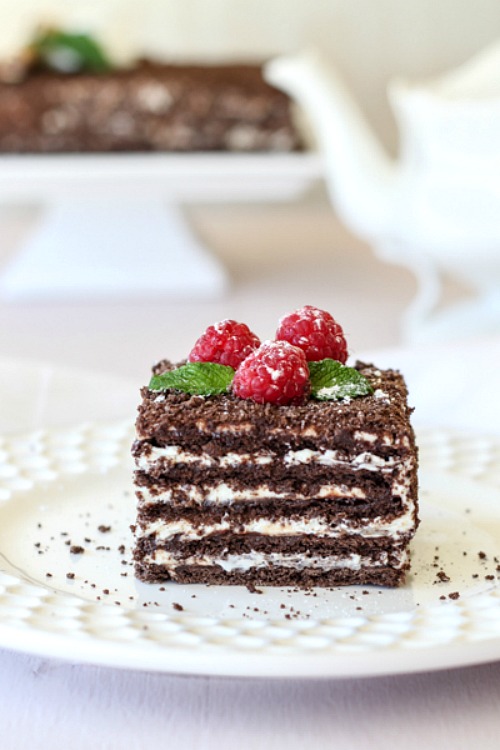 10 Scrumptious No-Bake Desserts- No Bake Chocolate Layered Spartak Cake