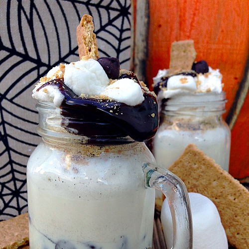 This S'More sundae Mason jar shooter is an easy to make (and delicious) drink dessert! It's a great treat for a backyard campout, or just because!