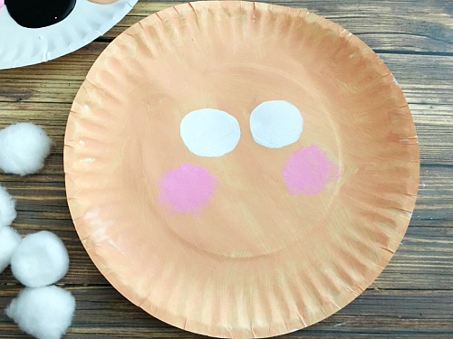 This Santa Christmas paper plate craft is an inexpensive and fun kids craft for the holidays! It'd be a great Christmas break activity for kids of all ages!