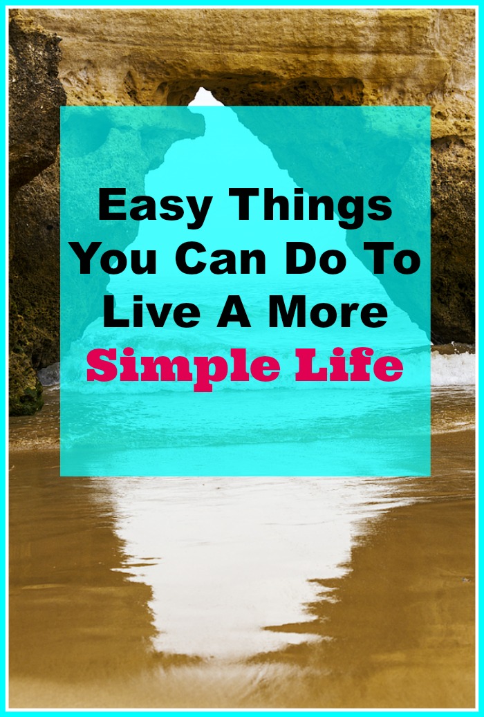 Easy things you can do to live a more simple life - Have you ever wished that you could live a more simple life? Whether you just want to be more focused on your family life, or maybe you want a organized and clutter free home, perhaps you want a financially simpler life to pay off debt, these tips are a great place to begin your journey to living a simpler stress free life. Simple living tips, declutter, stress free, organize