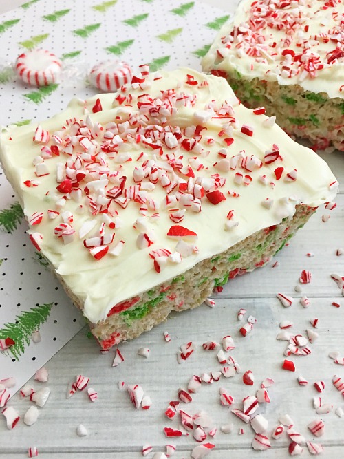 Peppermint Rice Krispie Bars No-Bake Holiday Dessert- You can easily and quickly make a sweet treat for your holiday party by whipping up these no-bake peppermint Rice Krispie bars! | Christmas dessert, easy recipe, fast dessert, party dessert recipe