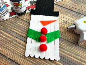 Cute Snowman Popsicle Stick Craft- Winter Kids Activity