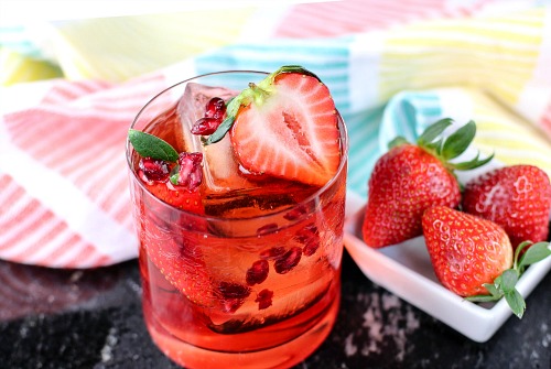 Pomegranate and Strawberry Cocktail- This homemade pomegranate and strawberry cocktail is quick to make and tastes delicious! The recipe also includes a pretty Valentine's Day version! | alcoholic drink, alcohol, homemade drinks, beverage, fresh fruit, strawberries
