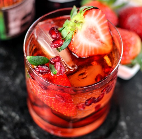 Pomegranate and Strawberry Cocktail- This homemade pomegranate and strawberry cocktail is quick to make and tastes delicious! The recipe also includes a pretty Valentine's Day version! | alcoholic drink, alcohol, homemade drinks, beverage, fresh fruit, strawberries