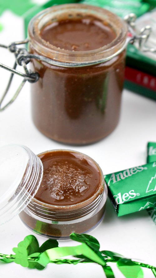 Andes Chocolate Mint Lip Scrub- You don't have to wait until after dinner to enjoy an Andes mint! Instead, just make this moisturizing DIY Andes chocolate mint lip scrub! | homemade beauty products, sugar scrub, homemade gift idea, Mother's Day gift, easy DIY