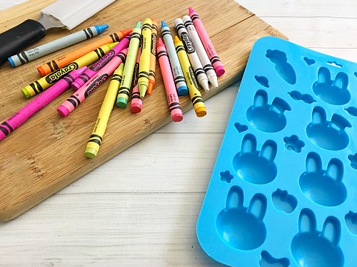 DIY Chunky Easter Crayons – Let's Live and Learn