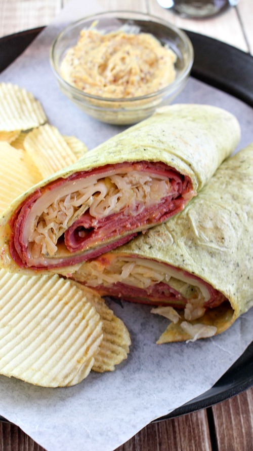 Reuben Wraps- These easy Reuben wraps are a wonderful lunch or quick dinner recipe, and have all the flavor of a delicious Reuben sandwich! They're a great way to use up any corned beef you have left over from St. Patrick's Day! | easy recipe, food, Saint Patrick's Day, quick recipe, leftovers