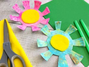 Adorable Paper Plate Flowers Kids Craft- Fun Spring Craft For Kids!