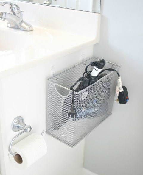 Bathroom Storage Command Hook Hack- Command Hooks can be amazing home organization tools if used the right way! For some great inspiration, check out these 10 amazing Command Hook hacks! | organizing tips, organization hacks, pantry organization, bathroom organization, kitchen organization, organize your home, #organizing #homeOrganization #ACultivatedNest