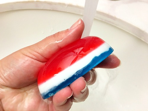 Red, White, and Blue Homemade Soap- It's easy to make your own moisturizing bar soap, colored and scented the way you like! Here's how I made this pretty red, white, and blue homemade soap! | DIY soap, soap making, soapmaking, Memorial Day, Fourth of July, Americana, diy gift ideas, hand soap, body soap, how to make your own bar soap