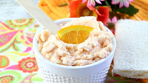 Tangerine Sugar Body Scrub- Love citrus? Why not use this delightfully citrus scented Tangerine Sugar Body Scrub! It leaves your skin wonderfully moisturized! | homemade beauty products, bright, orange, summer, refreshing, homemade, DIY, all-natural, DIY gift idea