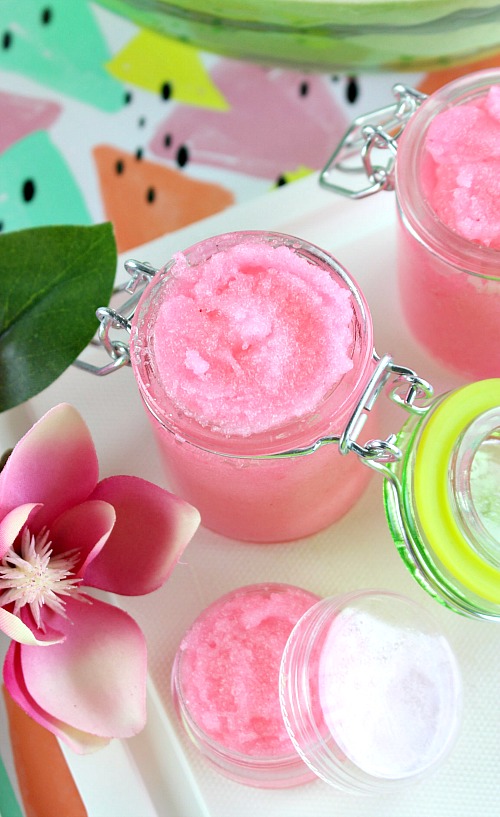 Watermelon Sugar Lip Scrub- For an easy way to keep your lips looking and feeling great this summer, make this easy DIY watermelon sugar lip scrub! It's so moisturizing! | homemade beauty product, pink DIY sugar scrub, summer, spring, DIY gift idea for girls, homemade gifts for women, all-natural