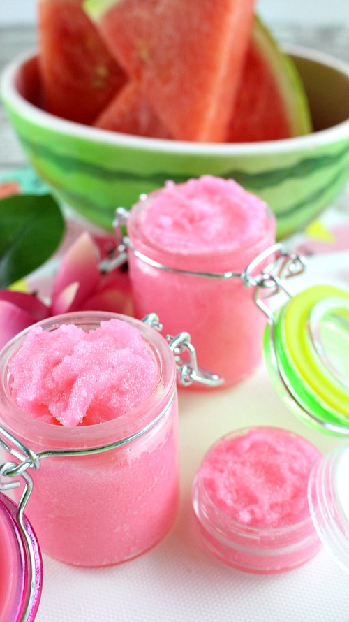 Watermelon Sugar Lip Scrub- For an easy way to keep your lips looking and feeling great this summer, make this easy DIY watermelon sugar lip scrub! It's so moisturizing! | homemade beauty product, pink DIY sugar scrub, summer, spring, DIY gift idea for girls, homemade gifts for women, all-natural