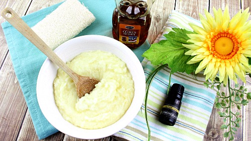 Honey Lemongrass Sugar Scrub- This honey lemongrass sugar scrub smells delightful and leaves your skin looking and feeling great! It makes a wonderful (and easy) DIY gift! | homemade beauty product, all-natural body scrub, essential oils, bright yellow, spa